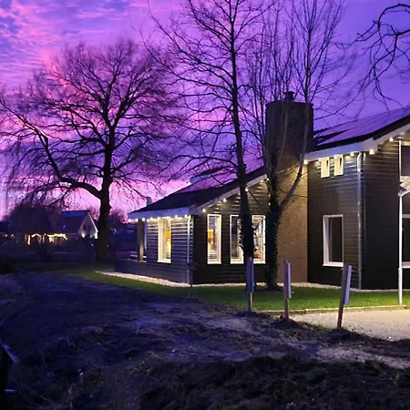 Villa 57 Op Recreatiepark De Wielen