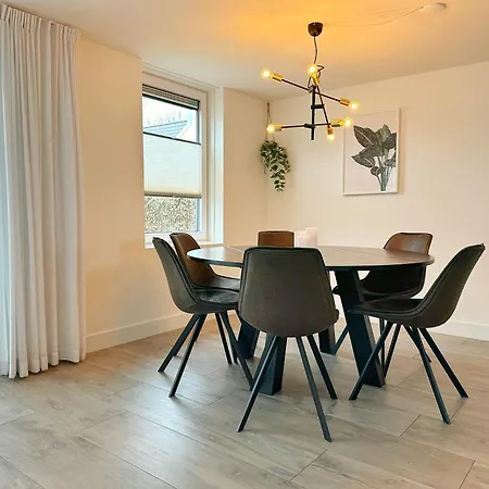 57 Op Recreatiepark De Wielen Villa