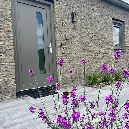 57 Op Recreatiepark De Wielen Villa