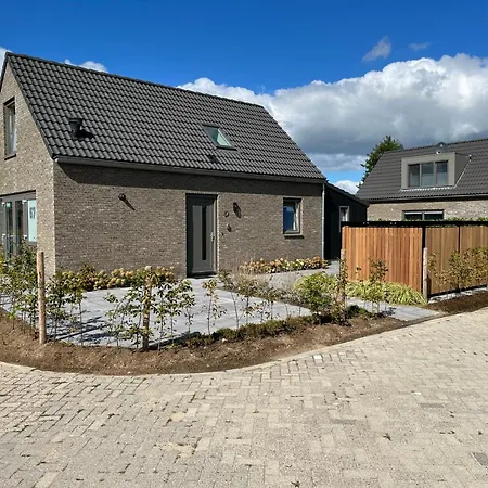 Villa 57 Op Recreatiepark De Wielen Sint Maarten